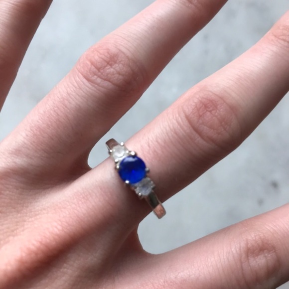 Blue Diamond Style Ring - Picture 2 of 3